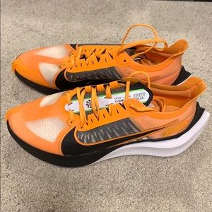 Nike Zoom Gravity. US MENS 10